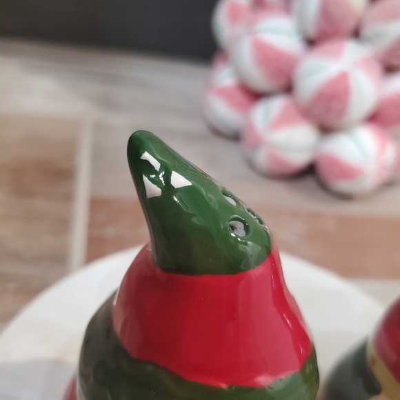 Holiday Gnome Salt & Pepper Shaker Set - Picture 4 of 6